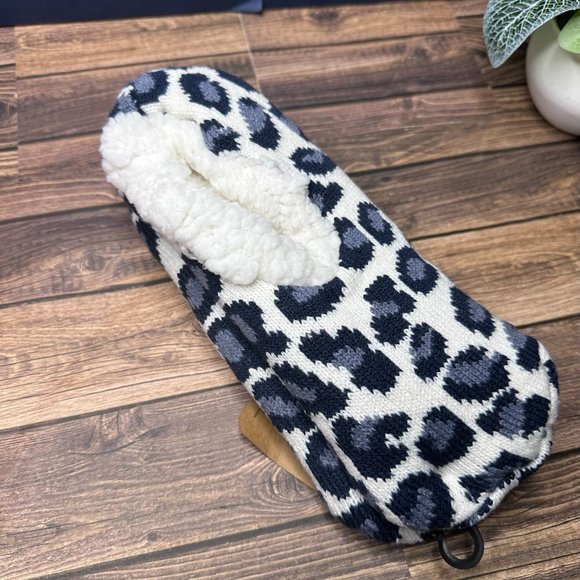 NWT Northeast Outfitters Women's Cozy Cabin Slippers Size Medium (Cheetah) - Picture 7 of 8